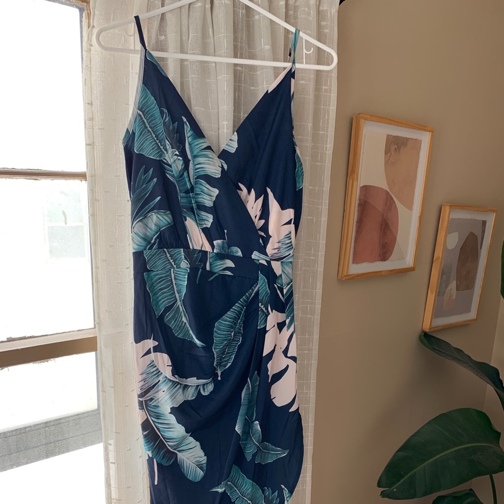 Adorable floral Hawaiian dress